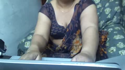 Snapshot of crezybhabihot chatting on February 15, 2025, 8:01 pm Sonika69 online show from February 15, 2025, 8:01 pm
