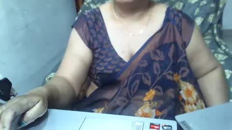 Snapshot of crezybhabihot chatting on February 15, 2025, 11:36 pm Sonika69 online show from February 15, 2025, 11:36 pm