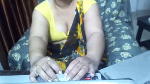 Snapshot of crezybhabihot chatting on March 2, 2025, 6:16 am Sonika69 online show from March 2, 2025, 6:16 am