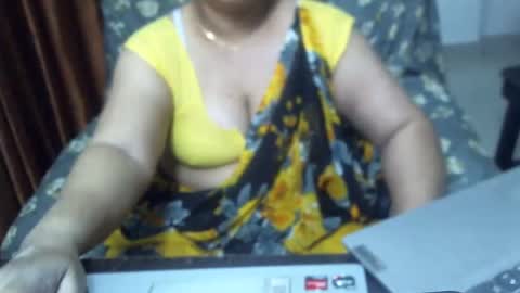 Snapshot of crezybhabihot chatting on March 3, 2025, 12:16 pm Sonika69 online show from March 3, 2025, 12:16 pm