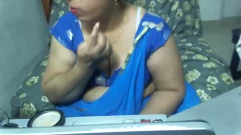 Snapshot of crezybhabihot chatting on March 4, 2025, 7:43 pm Sonika69 online show from March 4, 2025, 7:43 pm