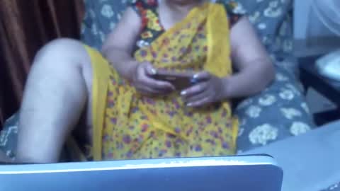 Snapshot of crezybhabihot chatting on March 6, 2025, 11:36 am Sonika69 online show from March 6, 2025, 11:36 am