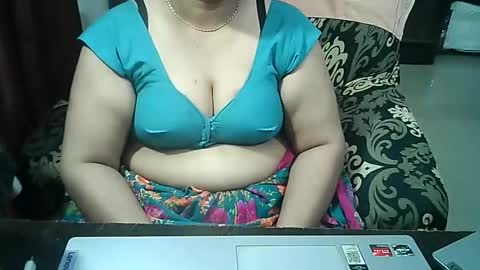Snapshot of crezybhabihot chatting on September 15, 2025, 3:06 am Sonika69 online show from September 15, 2025, 3:06 am