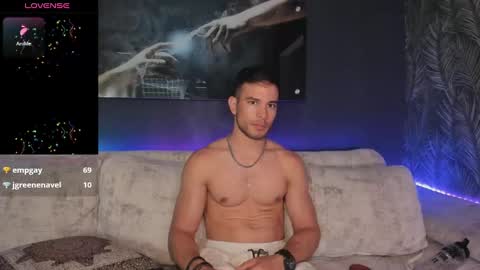 CRHISTIAN online show from December 17, 2024, 10:54 pm