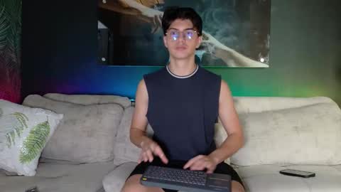 CRHISTIAN online show from April 4, 2026, 2:25 pm