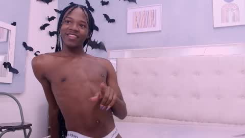 CriisBrown  online show from November 3, 2025, 12:06 pm