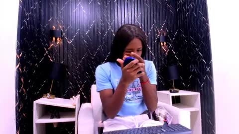 CriisBrown  online show from January 8, 2026, 11:01 am