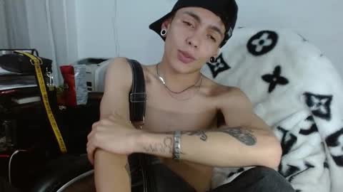 Snapshot of criiscs chatting on November 8, 2025, 6:13 am criiscs online show from November 8, 2025, 6:13 am