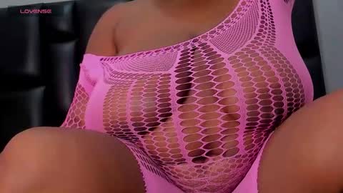 Snapshot of criistal_castro chatting on February 26, 2026, 11:42 am criistal_castro online show from February 26, 2026, 11:42 am