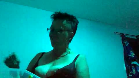 Snapshot of crimsonrose444 chatting on June 1, 2026, 6:04 am Tulip online show from June 1, 2026, 6:04 am