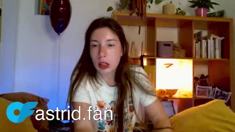 Snapshot of cringebutcute chatting on September 11, 2025, 6:30 pm Astrid online show from September 11, 2025, 6:30 pm