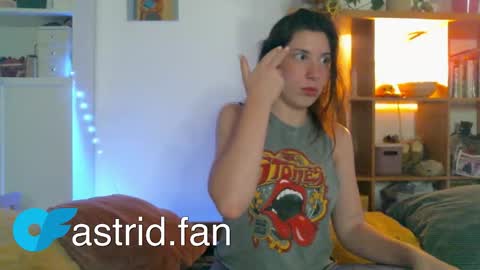 Snapshot of cringebutcute chatting on September 13, 2025, 9:36 pm Astrid online show from September 13, 2025, 9:36 pm