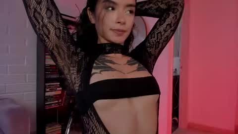 Snapshot of cris_roberts chatting on July 5, 2026, 4:58 pm Cris Roberts online show from July 5, 2026, 4:58 pm