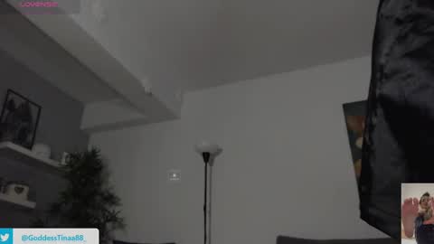 cris_tinne online show from December 10, 2024, 6:17 pm