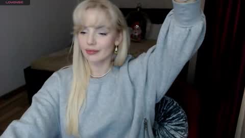 cris_tinne online show from December 18, 2025, 3:18 pm