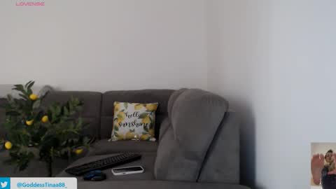 Snapshot of cris_tinne chatting on April 12, 2026, 3:28 pm cris_tinne online show from April 12, 2026, 3:28 pm
