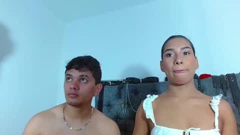 CRISANDMERY online show from March 11, 2025, 3:23 pm