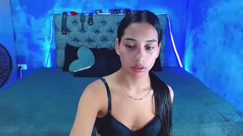 CRISANDMERY online show from September 10, 2025, 4:12 am