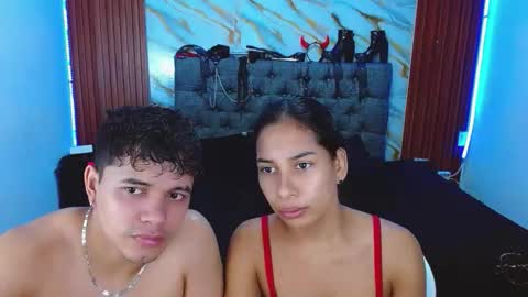 CRISANDMERY online show from January 11, 2026, 7:46 am