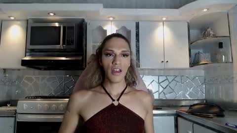 Cristina Onazis online show from March 10, 2026, 6:35 pm