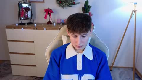 Chris online show from December 14, 2025, 3:17 pm