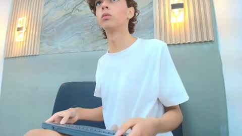 Snapshot of criss_allen1 chatting on February 15, 2026, 1:20 pm CRISS online show from February 15, 2026, 1:20 pm