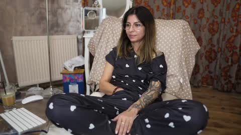 Snapshot of crissy_love chatting on January 25, 2025, 1:10 am crissy_love online show from January 25, 2025, 1:10 am