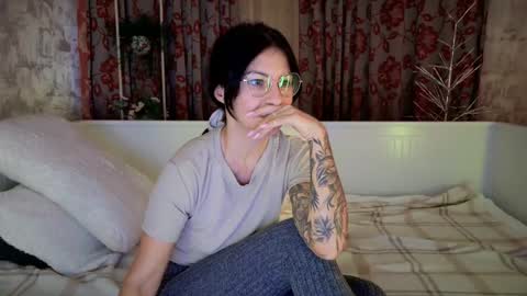 Snapshot of crissy_love chatting on September 17, 2025, 9:38 pm crissy_love online show from September 17, 2025, 9:38 pm