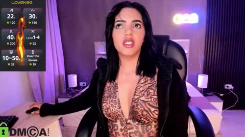 cristal__adams online show from October 28, 2025, 12:19 pm
