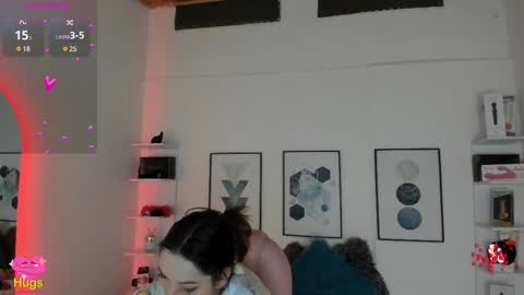 Cristal online show from March 8, 2025, 4:23 am