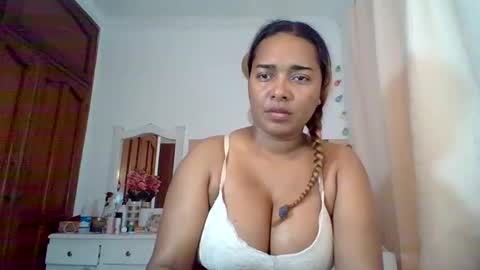 Snapshot of cristal_blanco chatting on December 18, 2024, 1:37 am cristal online show from December 18, 2024, 1:37 am