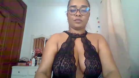 Snapshot of cristal_blanco chatting on February 14, 2025, 5:51 am cristal online show from February 14, 2025, 5:51 am