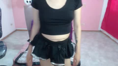 Snapshot of cristal_hills_19 chatting on October 8, 2025, 4:37 pm Cristal online show from October 8, 2025, 4:37 pm