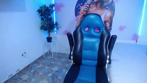 Milena online show from February 28, 2025, 2:09 am