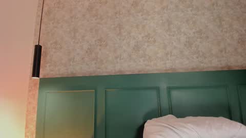 Cristal  online show from October 3, 2025, 12:57 pm