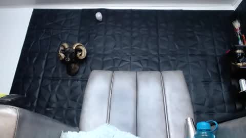 Hanna  online show from February 28, 2026, 12:33 am