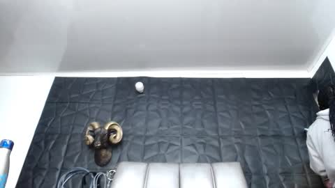 Hanna  online show from April 15, 2026, 8:54 am