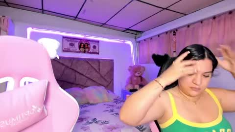 cristal_smith20 online show from May 23, 2026, 12:20 pm