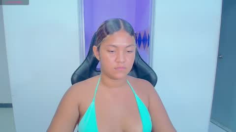 Cristal online show from May 13, 2026, 9:44 pm