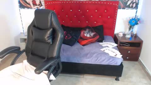 CristalAdams online show from February 22, 2025, 7:25 pm