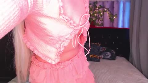 Snapshot of cristalavy chatting on February 23, 2026, 7:28 am CristalAvy online show from February 23, 2026, 7:28 am