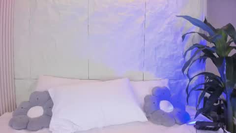 Snapshot of cristalcollinss chatting on July 6, 2026, 12:02 pm Cristal online show from July 6, 2026, 12:02 pm
