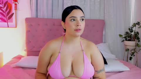 Cristal Cute  online show from December 30, 2024, 12:52 pm