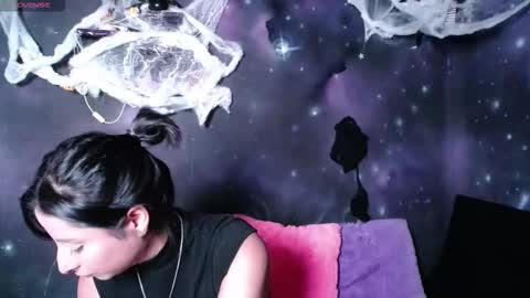 Snapshot of cristaldeleons chatting on September 29, 2025, 7:19 pm Cristal de Leon online show from September 29, 2025, 7:19 pm