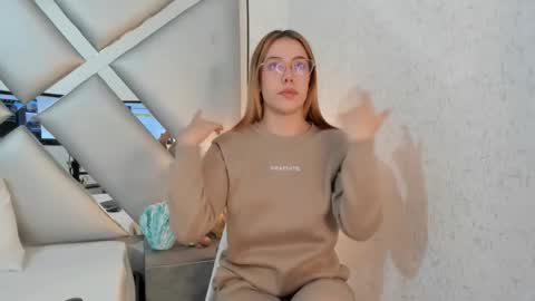 Snapshot of cristalevans_vc chatting on October 2, 2025, 6:09 am cristalevans_vc online show from October 2, 2025, 6:09 am