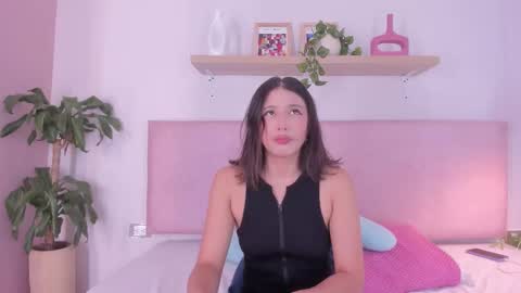 cristalfoxy_ online show from September 19, 2025, 12:06 pm