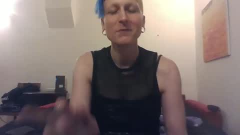 Snapshot of cristallenby chatting on January 16, 2025, 2:41 pm Cristall online show from January 16, 2025, 2:41 pm