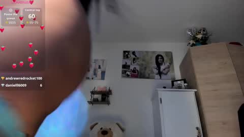 cristal online show from September 25, 2025, 2:32 pm