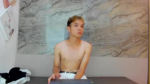 Cristhian online show from October 4, 2025, 3:32 pm