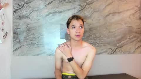 Cristhian online show from October 10, 2025, 1:43 pm